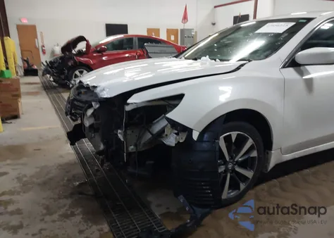 2017 Nissan Altima 2.5 Sr из США, поврежденный, VIN 1N4AL3APXHN348644